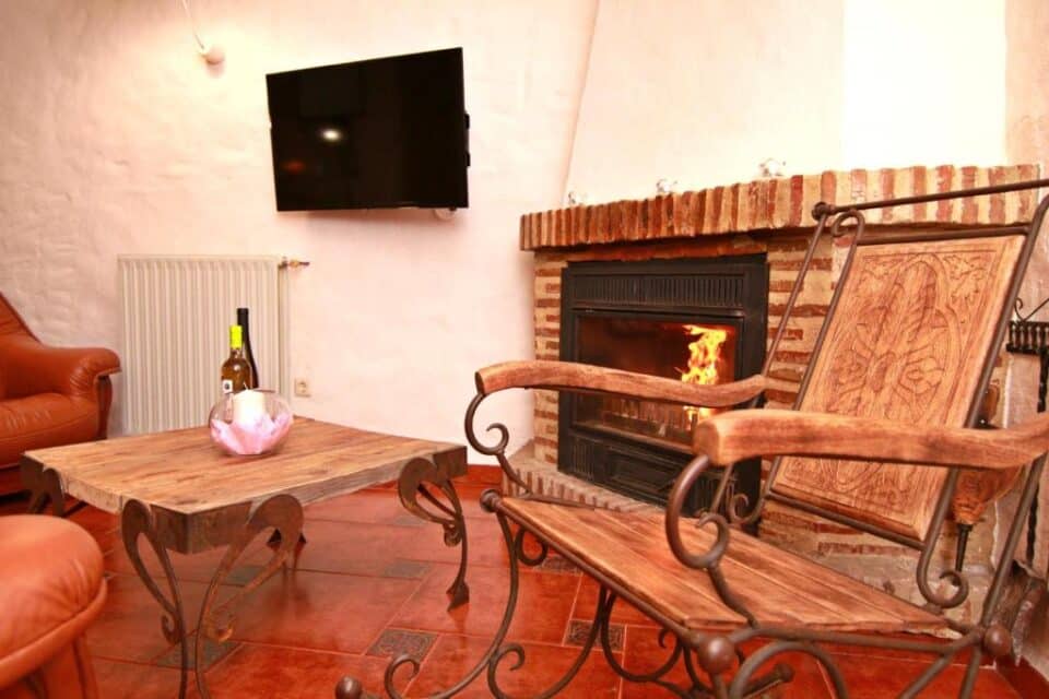 Acogedora casa rural en El Gastor, con piscina y aire acondicionado - Imagen 10