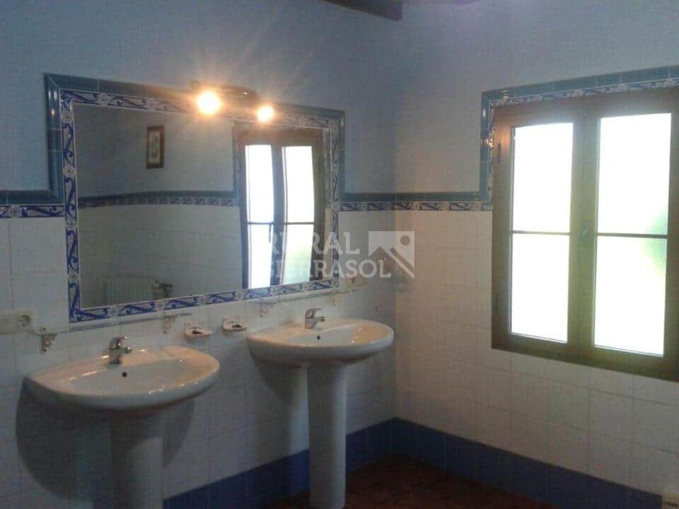 Excepcional Cortijo en El Gastor con piscina, chimenea y calefacción central - Imagen 16