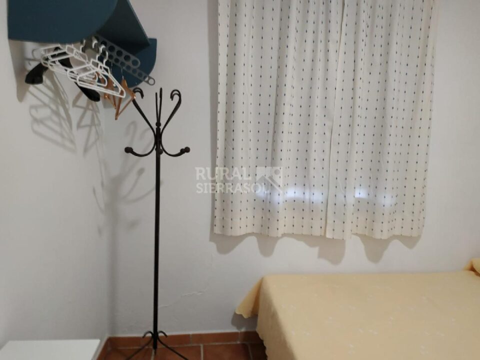 Casa Rural en Prado del Rey con piscina, chimenea y barbacoa - Imagen 10