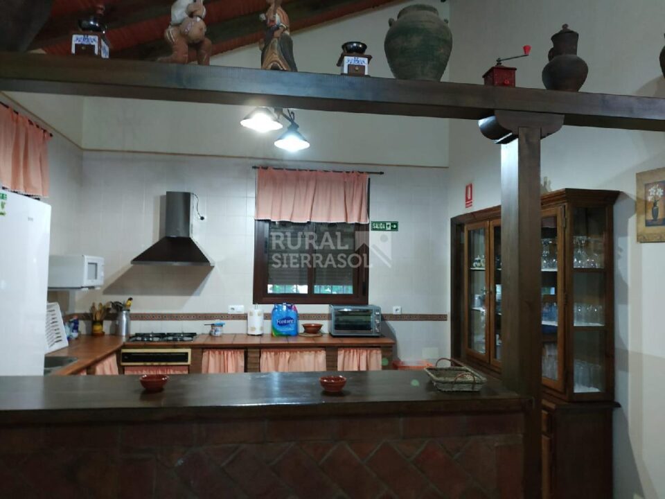 Casa Rural en Prado del Rey con piscina, chimenea y barbacoa - Imagen 12