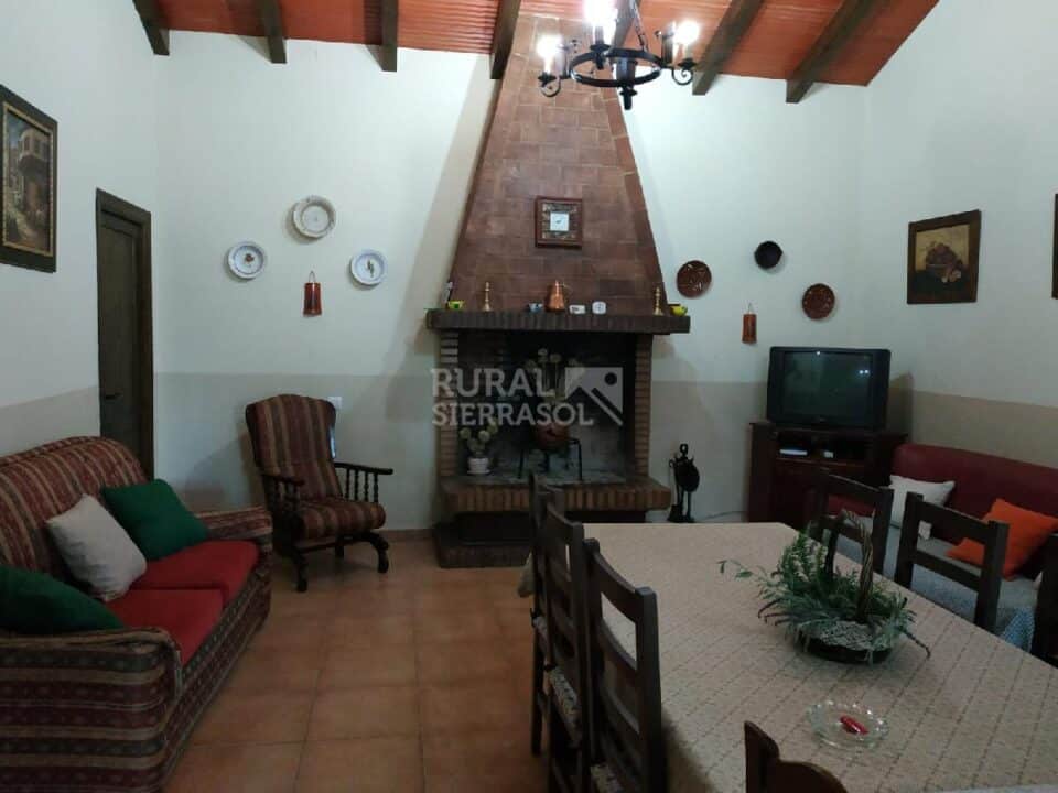 Casa Rural en Prado del Rey con piscina, chimenea y barbacoa - Imagen 15