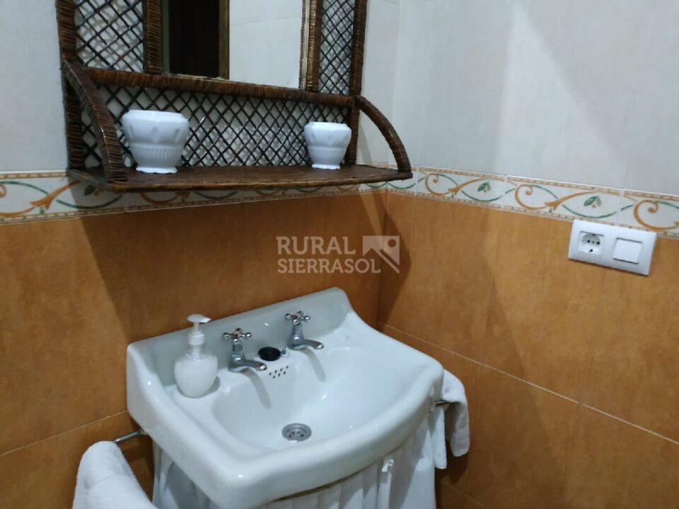 Casa Rural en Prado del Rey con piscina, chimenea y barbacoa - Imagen 22