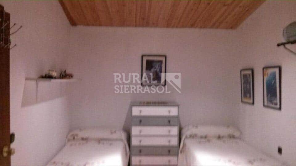 Cómoda Casa Rural en Prado del Rey, con chimenea y barbacoa - Imagen 17
