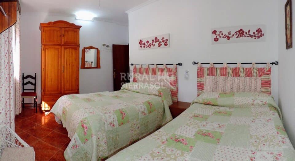 Maravillosa Casa Rural en Prado del Rey con piscina vallada y barbacoa - Imagen 35