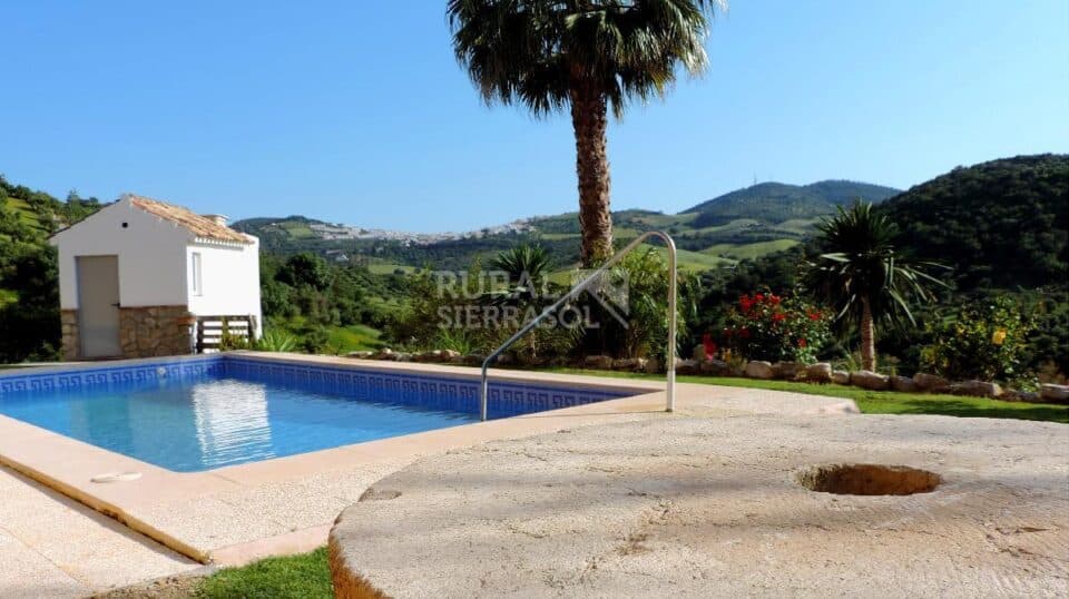 Maravillosa Casa Rural en Prado del Rey con piscina vallada y barbacoa - Imagen 36