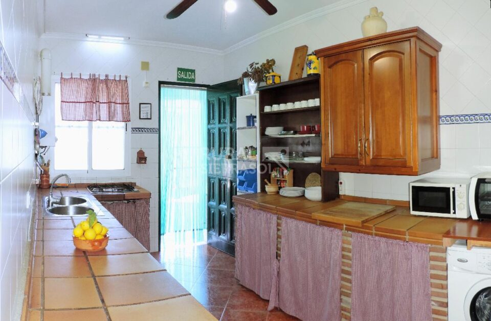 Maravillosa Casa Rural en Prado del Rey con piscina vallada y barbacoa - Imagen 48