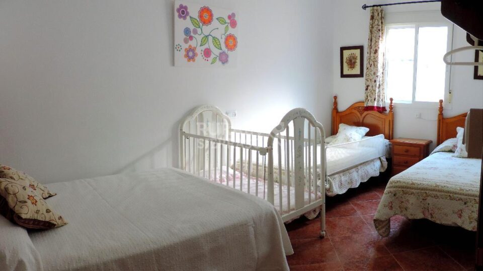 Maravillosa Casa Rural en Prado del Rey con piscina vallada y barbacoa - Imagen 53