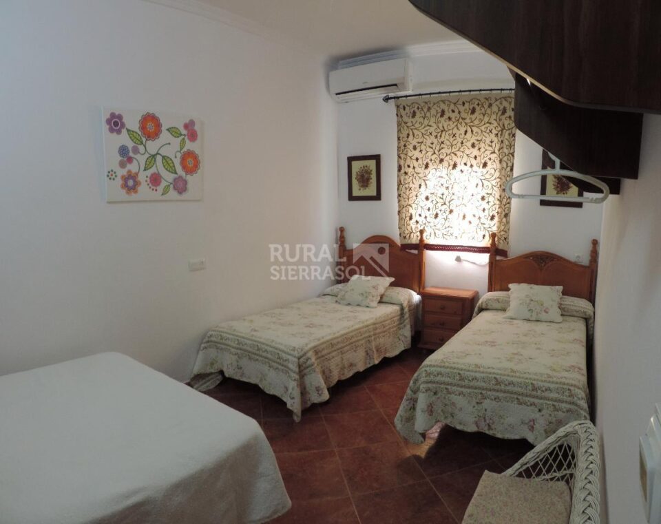 Maravillosa Casa Rural en Prado del Rey con piscina vallada y barbacoa - Imagen 68