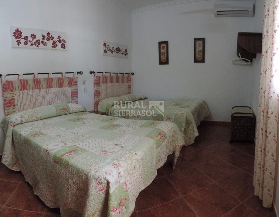 Maravillosa Casa Rural en Prado del Rey con piscina vallada y barbacoa - Imagen 70