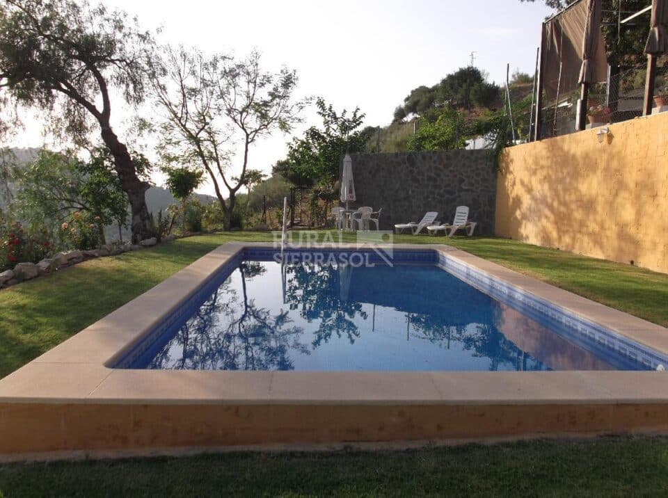 Maravillosa Casa Rural en Prado del Rey con piscina vallada y barbacoa - Imagen 10