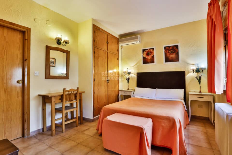 Precioso Hotel Rural de tres estrellas en Arroyo Frío - Imagen 11