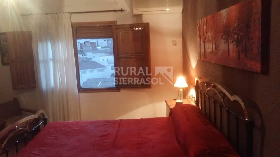 Confortable Casa Rural en Bélmez de la Moraleda, con chimenea, aire acondicionado y barbacoa - Imagen 18