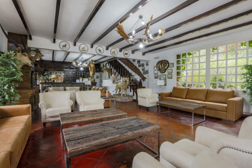 Acogedora Casa Rural en Coto Ríos, con piscina, amplios jardines y wifi - Imagen 18