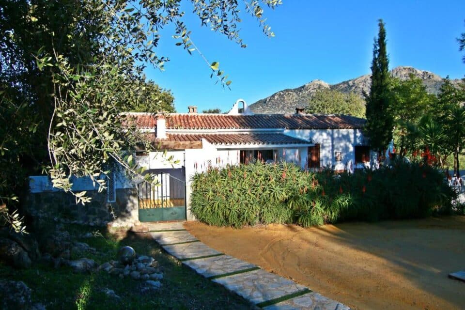 Acogedora casa rural en El Gastor, con piscina y aire acondicionado - Imagen 11