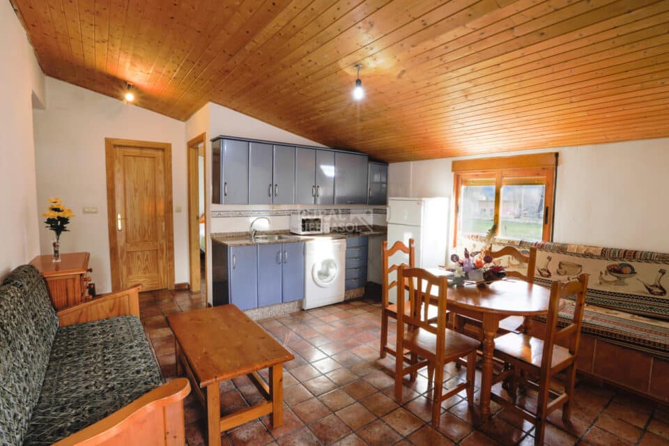 Confortable Alojamiento Rural para 5 personas, en Arroyo Frío, con calefacción y chimenea - Imagen 11