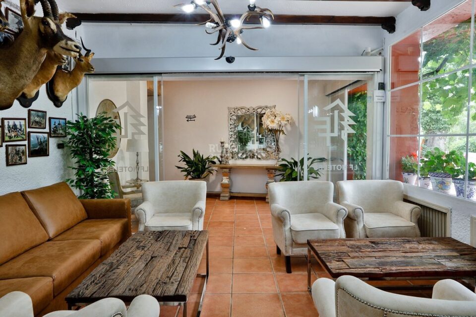 Acogedora Casa Rural en Coto Ríos, con piscina, amplios jardines y wifi - Imagen 19