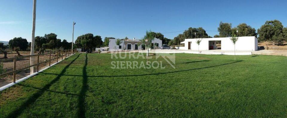 Espléndida Casa Rural en Setenil de las Bodegas con piscina cubierta y chimenea - Imagen 19