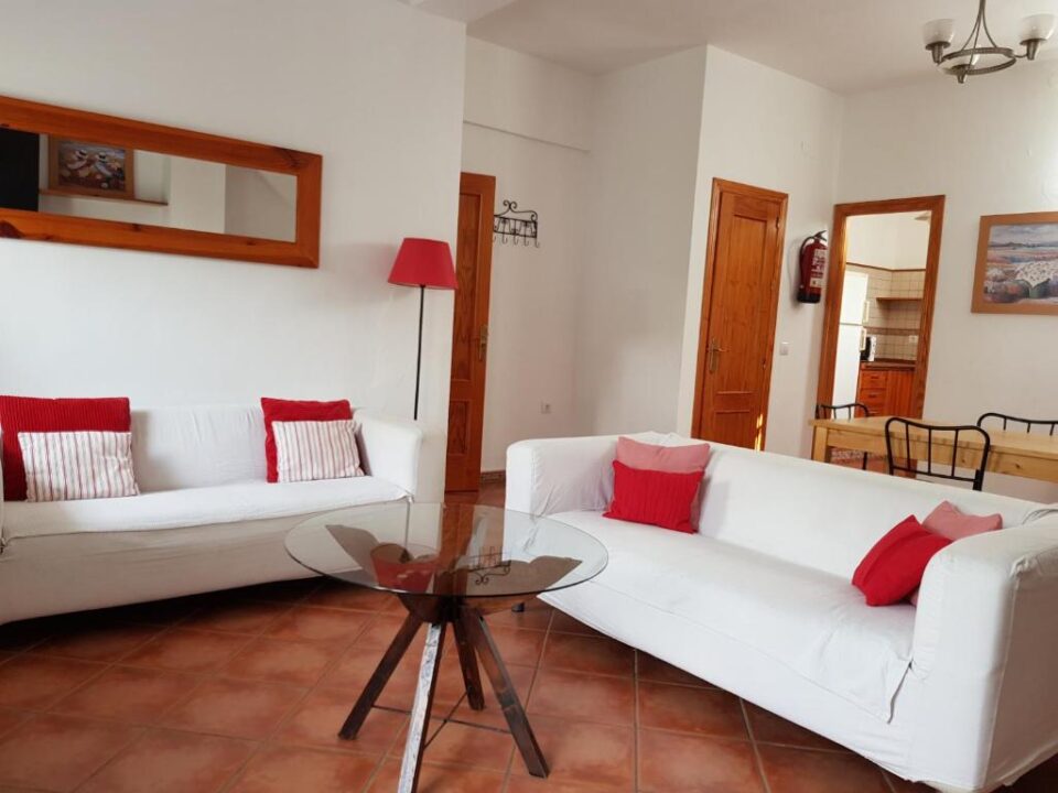 Acogedora Casa Rural en Prado del Rey, con chimenea, barbacoa y aire acondicionado - Imagen 9