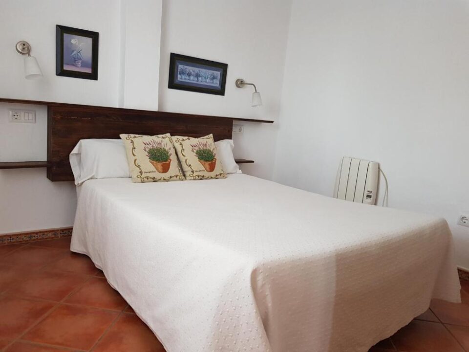 Acogedora Casa Rural en Prado del Rey, con chimenea, barbacoa y aire acondicionado - Imagen 22