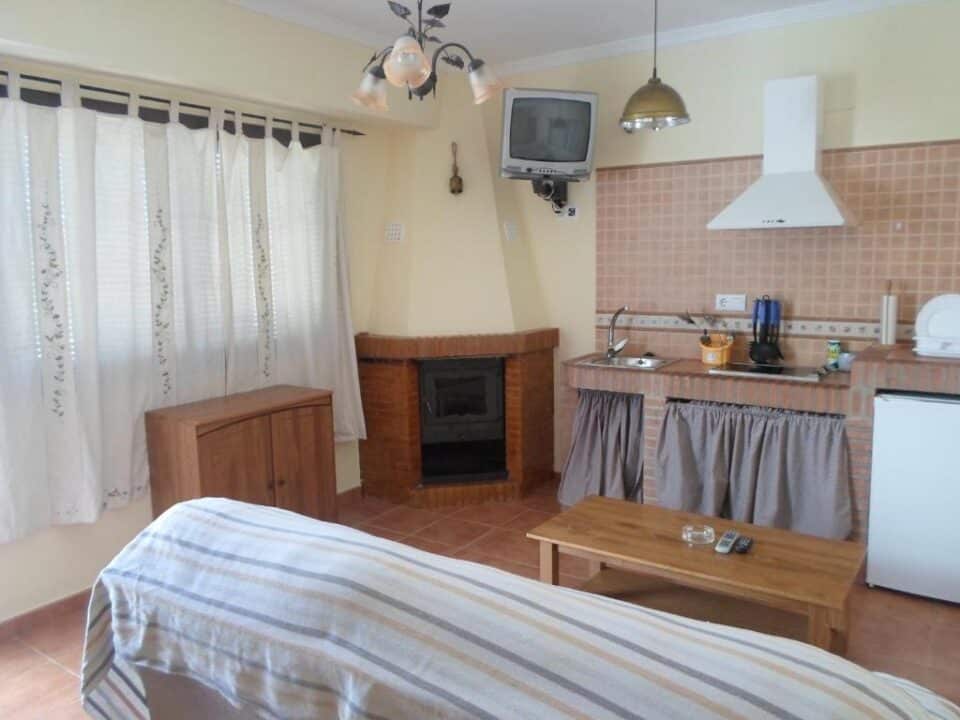 Precioso apartamento rural en Prado del Rey, con chimenea y piscina - Imagen 24