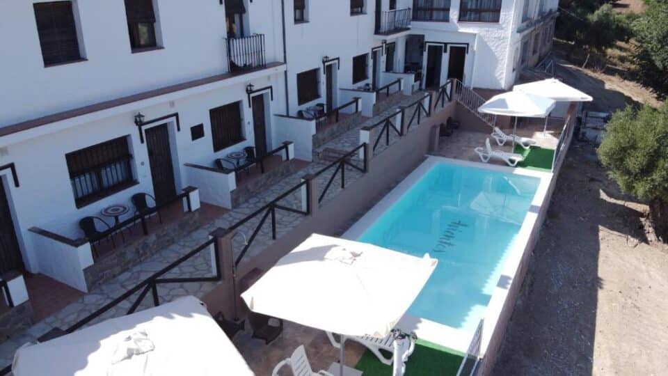 Precioso apartamento rural en Prado del Rey, con chimenea y piscina - Imagen 2