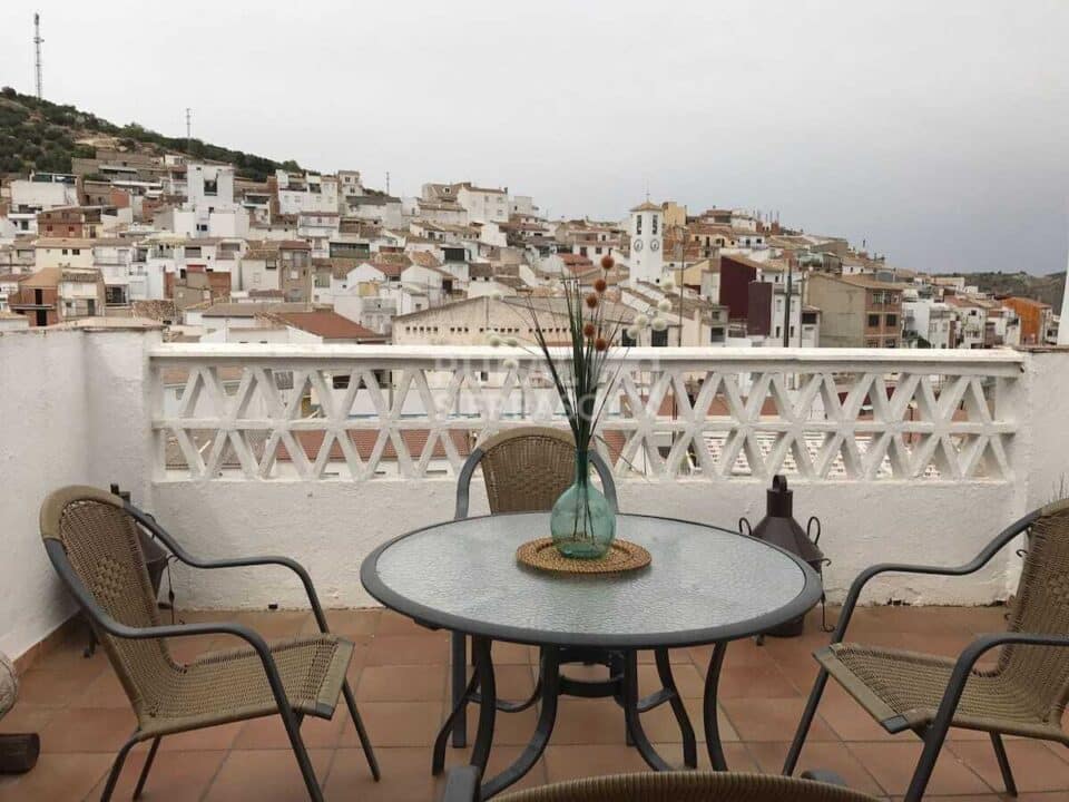 Confortable Casa Rural en Bélmez de la Moraleda, con chimenea, aire acondicionado y barbacoa - Imagen 2