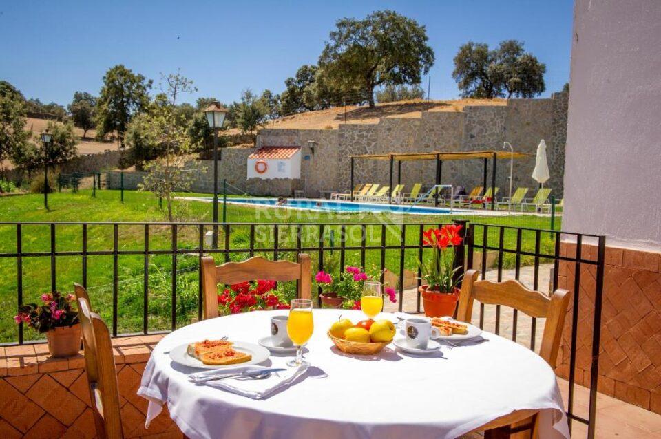 Precioso Alojamiento Rural en Cardeña, con piscina, aire acondicionado, spa - Imagen 2