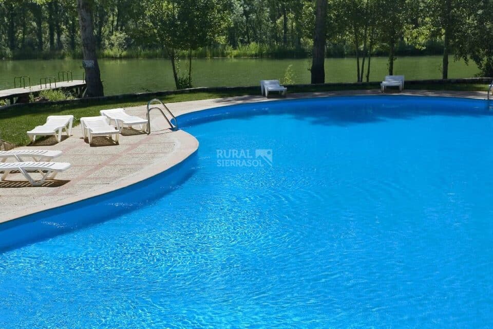 Espléndida Casa Rural en Coto Ríos, chimenea, wifi y amplios jardines - Imagen 3