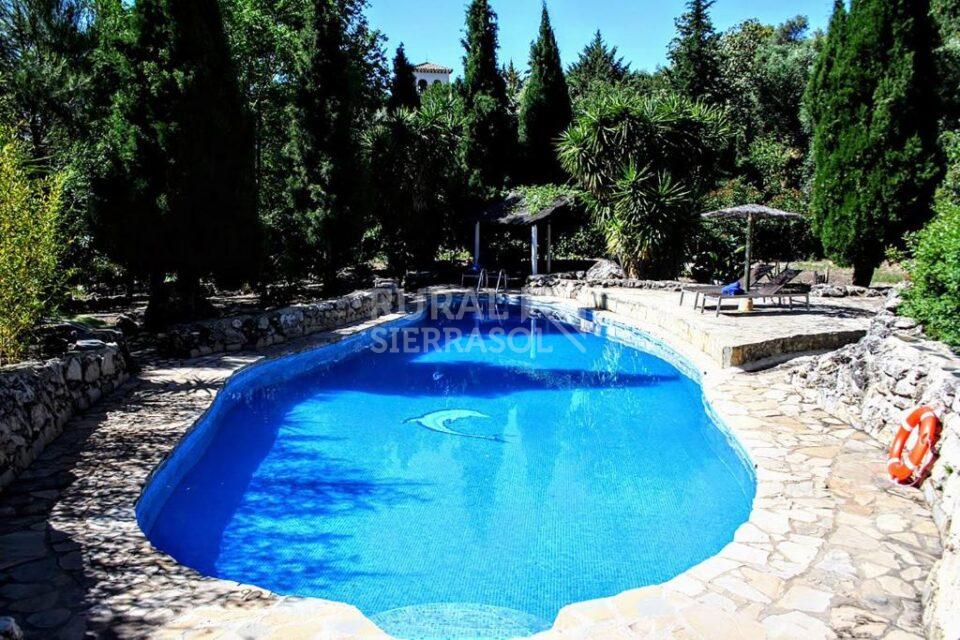 Excepcional Cortijo en El Gastor con piscina, chimenea y calefacción central - Imagen 2
