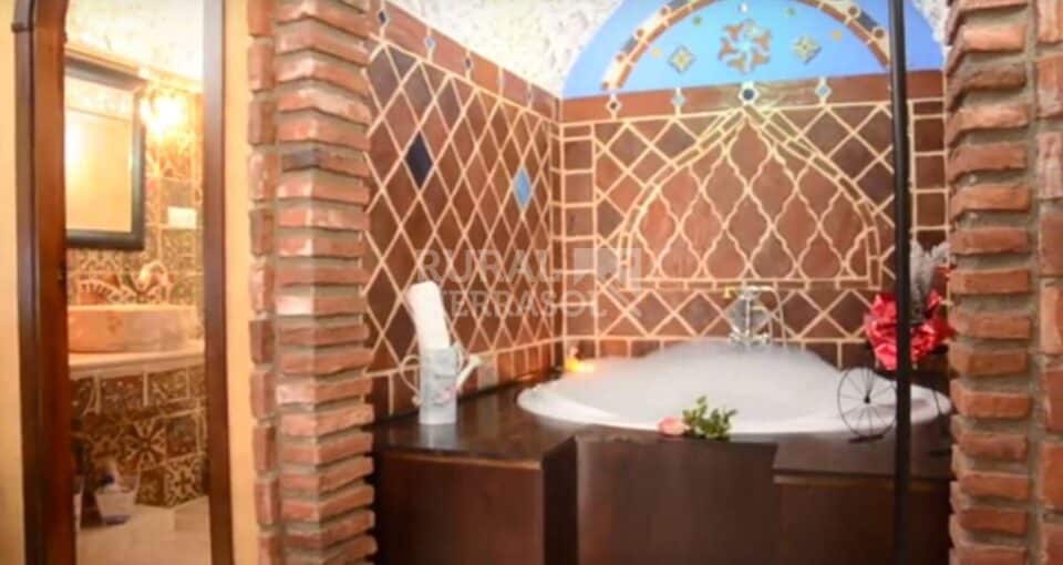 Fantástica Casa Cueva en Hinojares, con jacuzzi y barbacoa - Imagen 2