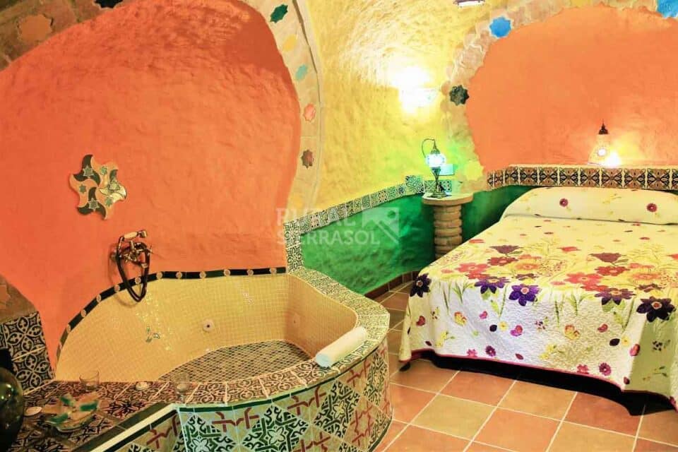 Bonita Casa Cueva con jacuzzi y esmerada decoración nazarí - Imagen 2