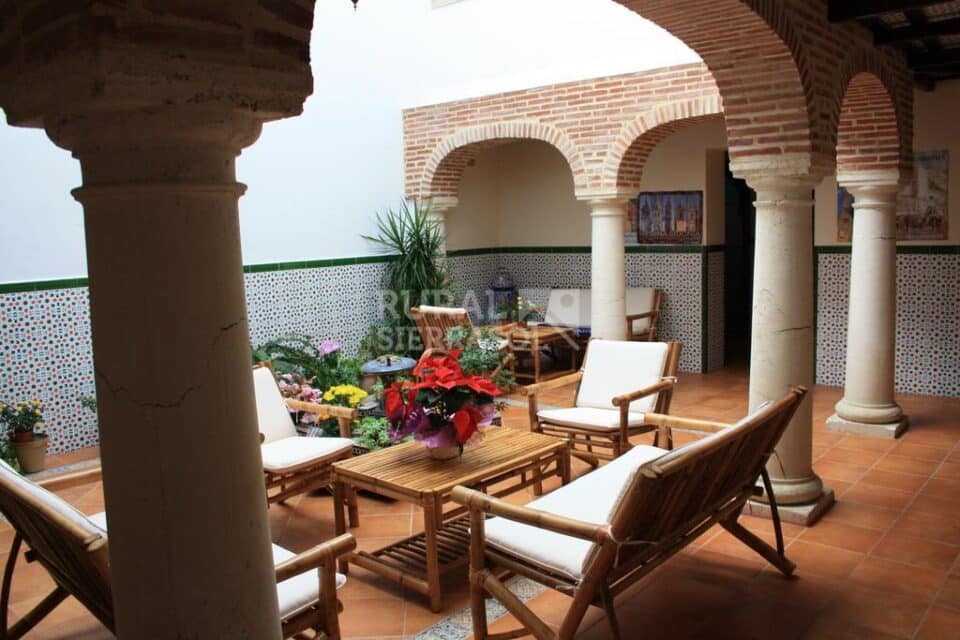 Majestuosa Casa Rural de estilo andalusí, en Medina Sidonia - Imagen 2