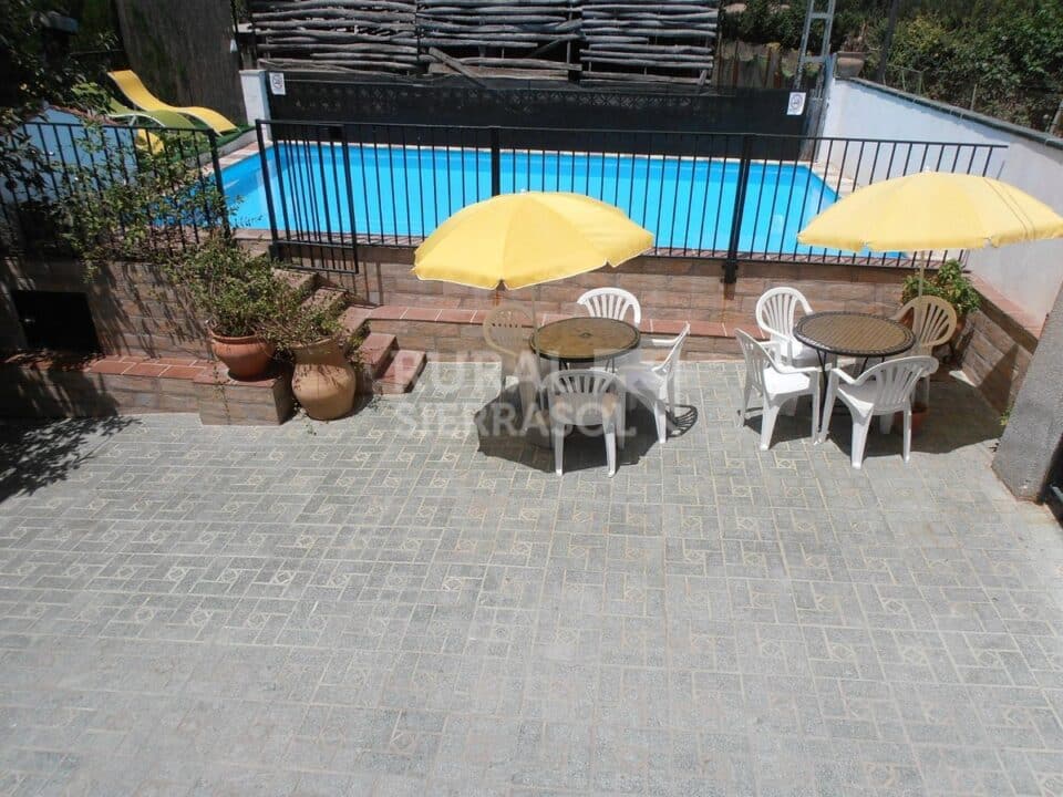 Maravillosa Casa Rural en Pinos Puente, con piscina, wifi y salón de juegos - Imagen 3