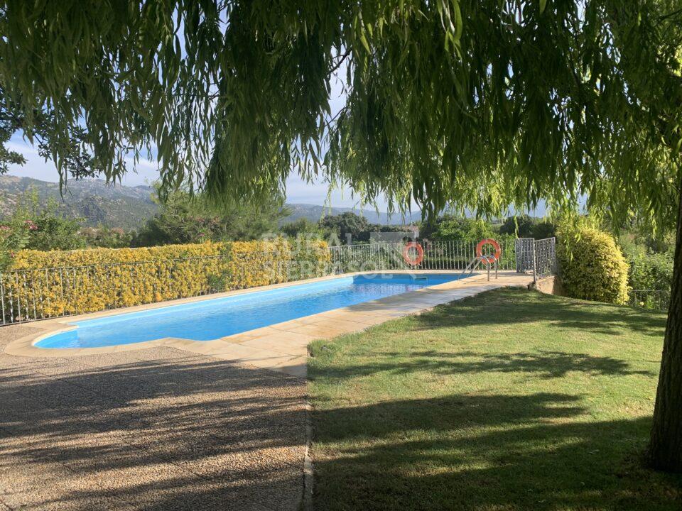 Zona de piscina de casa rural en Pozo Alcón (Jaén) referencia 2127