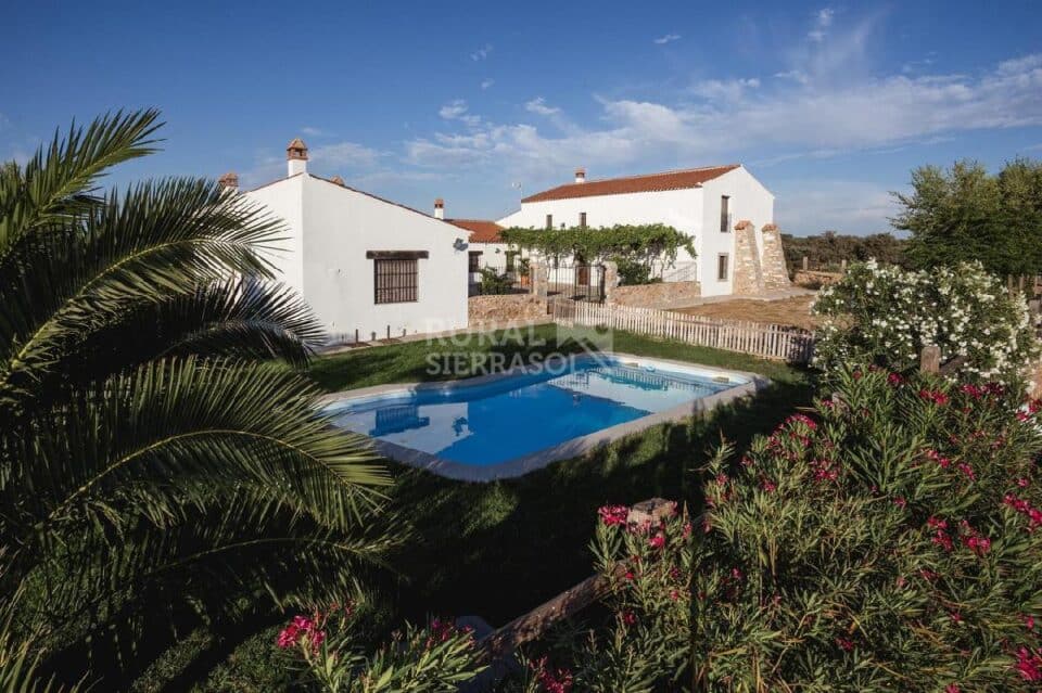 Magnífica Casa Rural en Pozoblanco, con piscina y barbacoa - Imagen 2