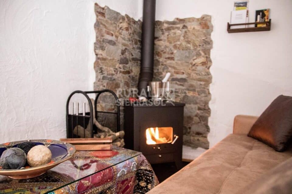 Precioso Alojamiento Rural en Quesada, con bañera hidromasaje, aire acondicionado, terraza - Imagen 2
