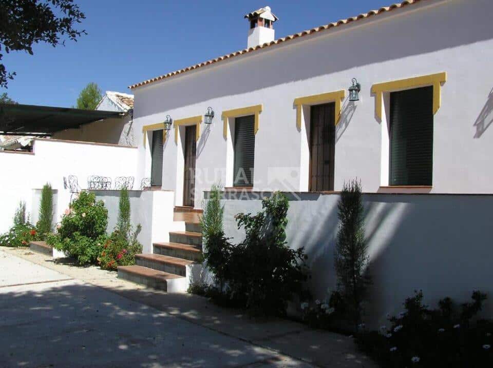 Cortijo Rural en Setenil de las Bodegas, con piscina cubierta, jacuzzi y barbacoa - Imagen 2