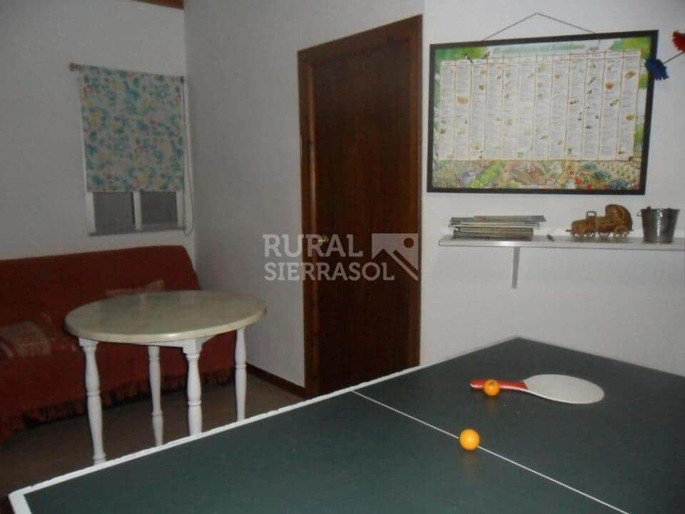 Cómoda Casa Rural en Prado del Rey, con chimenea y barbacoa - Imagen 20