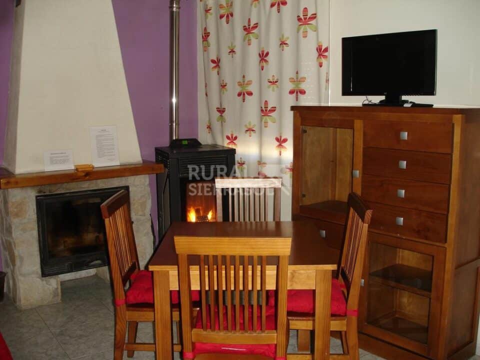 Acogedor Apartamento Rural en Arroyo Frío, con chimenea y calefacción - Imagen 16