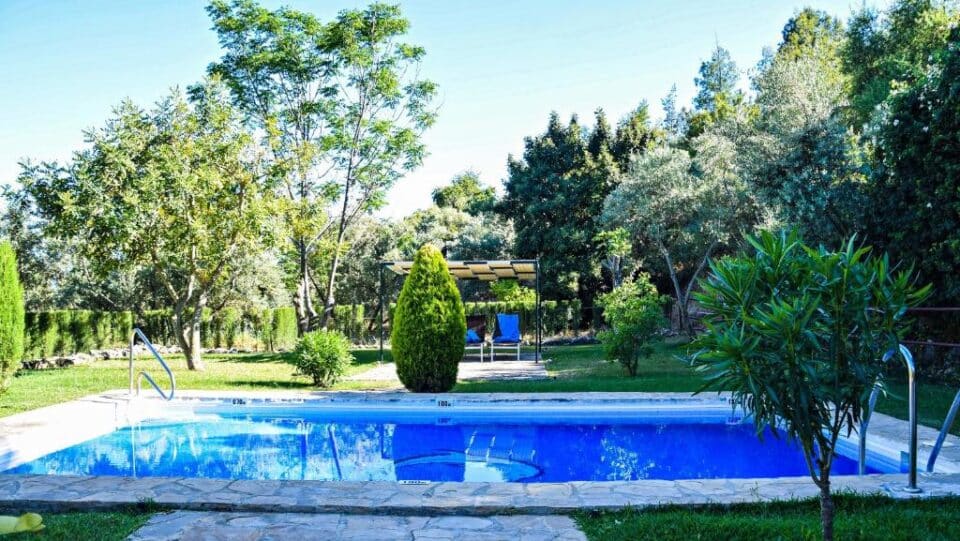 Acogedora casa rural en El Gastor, con piscina y aire acondicionado - Imagen 13