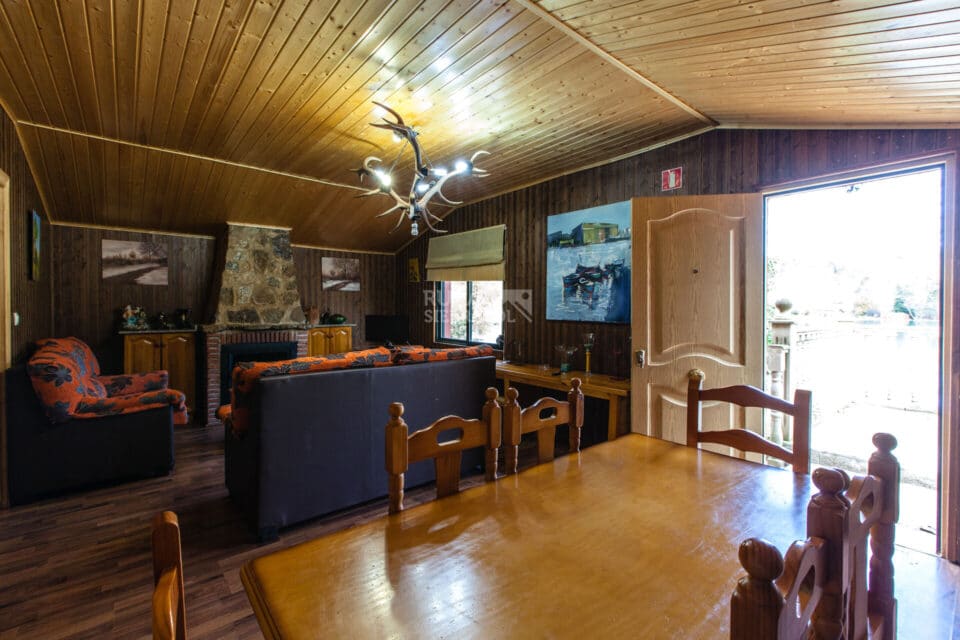 Acogedora Casa Rural en Coto Ríos, con piscina, amplios jardines y wifi - Imagen 21
