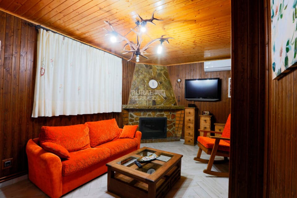 Espléndida Casa Rural en Coto Ríos, chimenea, wifi y amplios jardines - Imagen 18