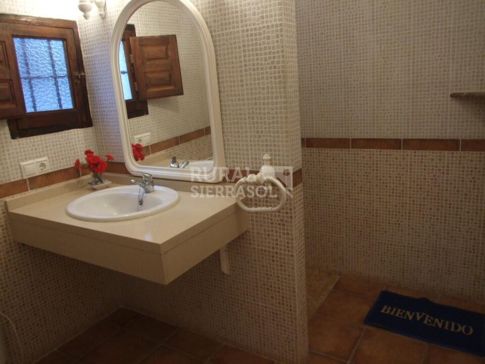 Acogedora Casa Rural en Pozo Alcón, con piscina, aire acondicionado y wifi - Imagen 39