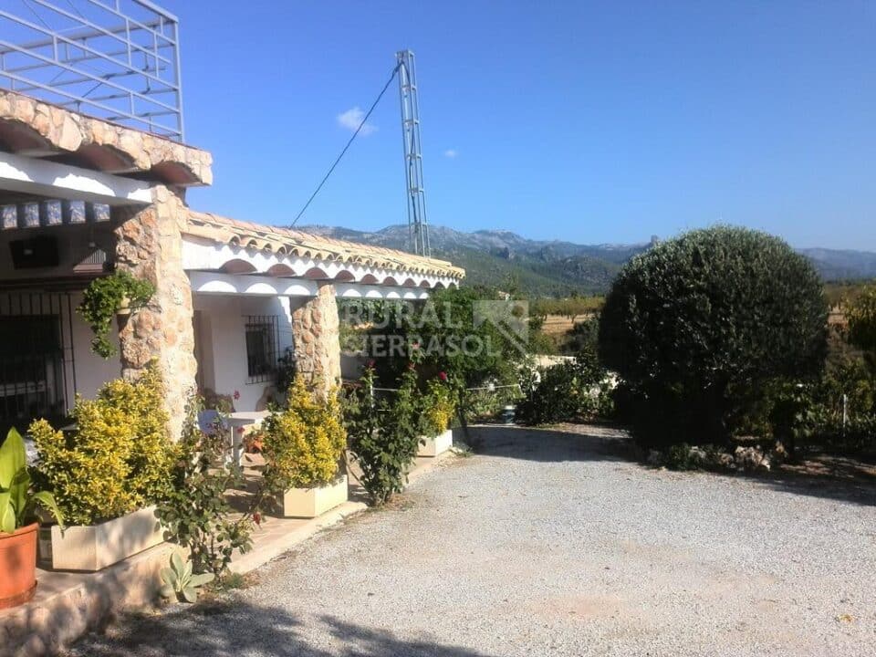 Cortijo Andaluz en Pozo Alcón, con piscina, barbacoa y wifi - Imagen 16