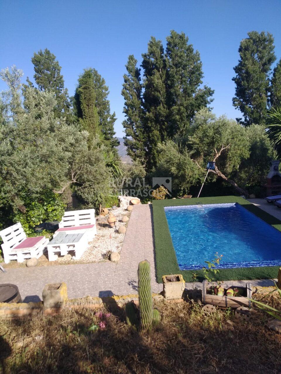 Vista de piscina de casa rural en El Gastor (Cádiz), referencia 1886