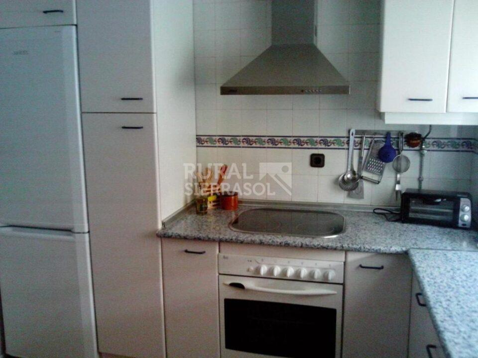 Cómoda Casa Rural en Prado del Rey, con chimenea y barbacoa - Imagen 22