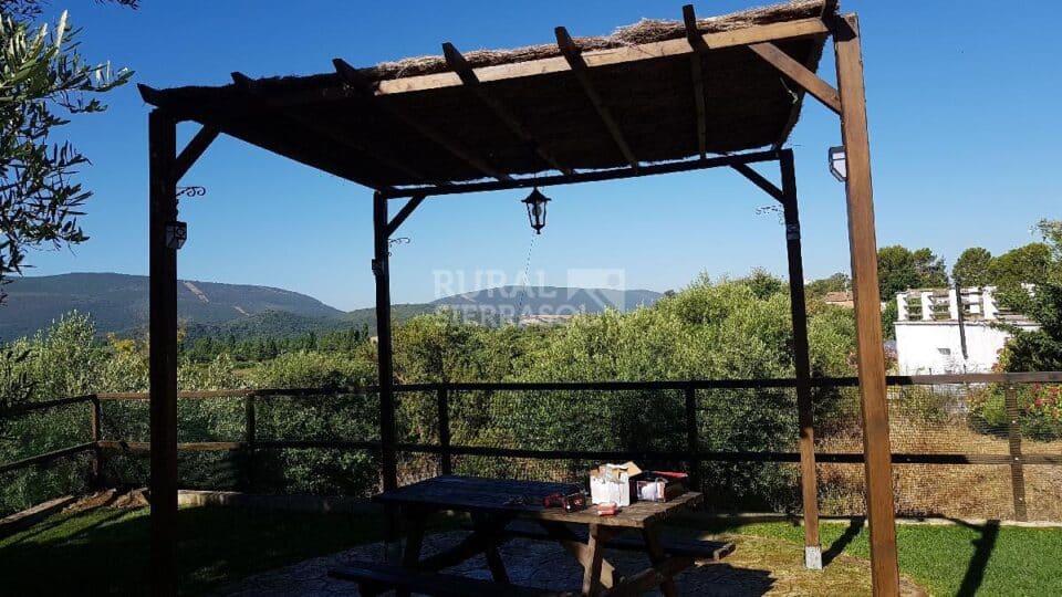 Acogedora Casa Rural en Algar, con piscina, chimenea y barbacoa - Imagen 2