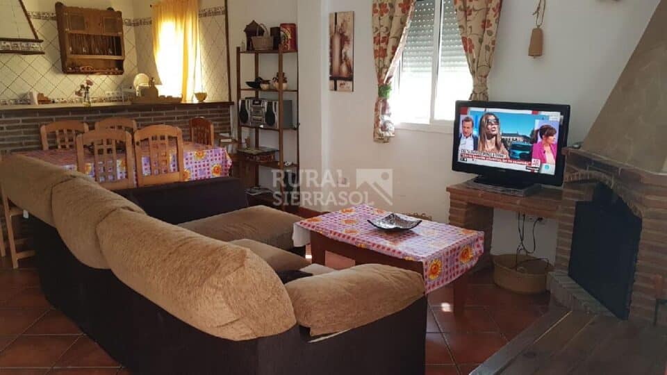 Acogedora Casa Rural en Algar, con piscina, chimenea y barbacoa - Imagen 9