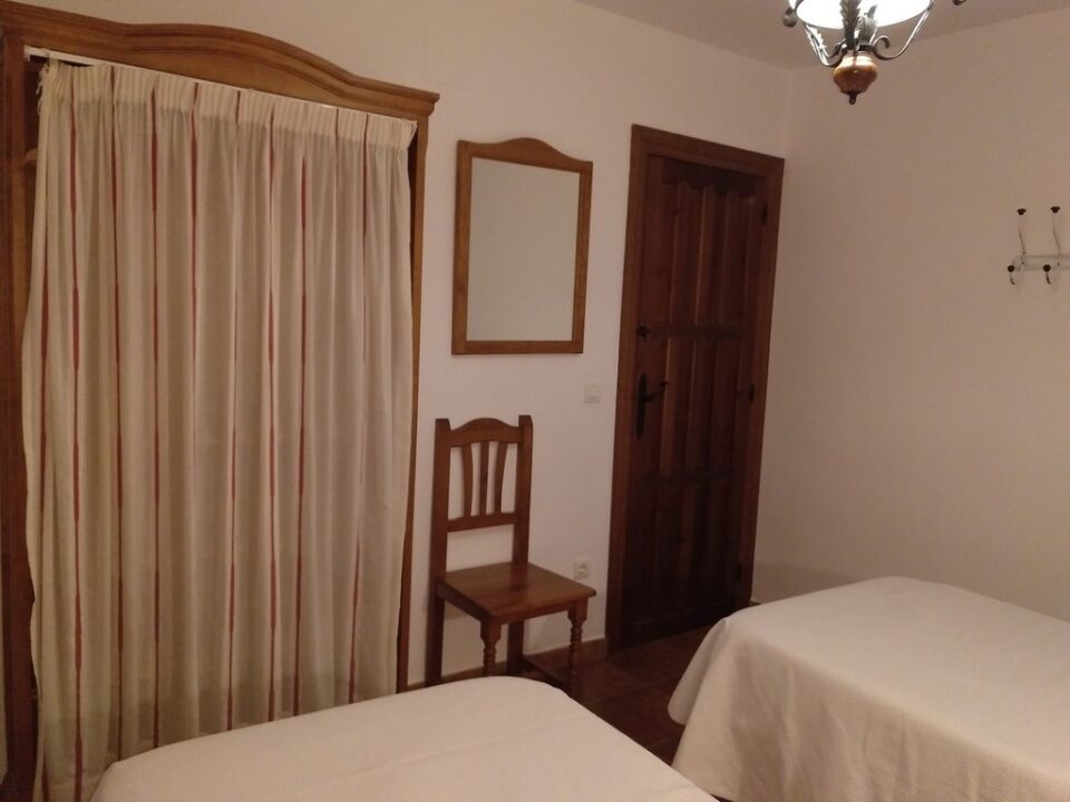 Conjunto Rural en Alcalá la Real, con amplio salón de reuniones - Imagen 76