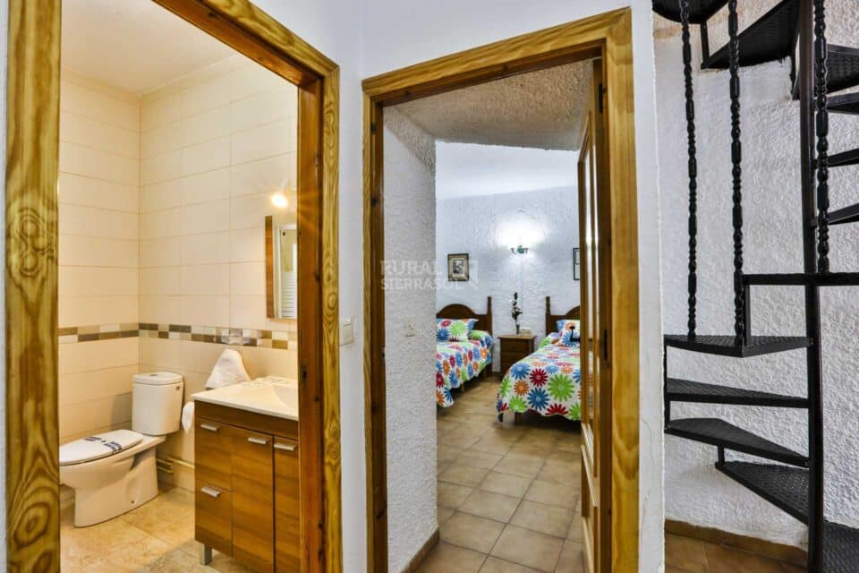 Amplio Alojamiento Rural en Arroyo Frío, para 12 personas, con piscina y aire acondicionado - Imagen 16